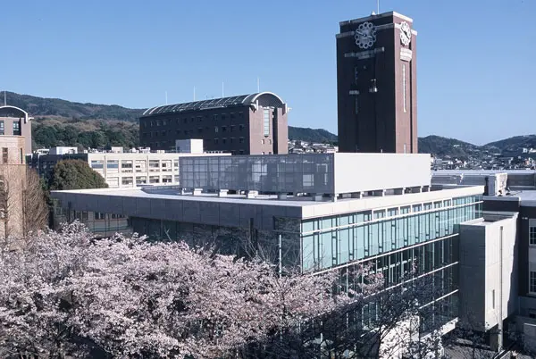 京都大学