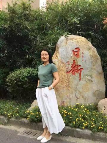 曹丽芳