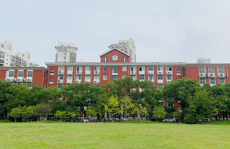 上海大学