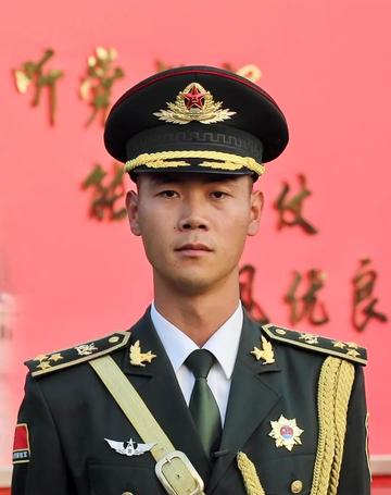 张威-纪念中国人民抗日战争暨世界反法西斯战争胜利80周年阅兵活动升旗手