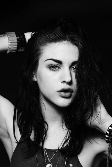 Frances Bean Cobain-Frances Bean Cobain美国女歌手