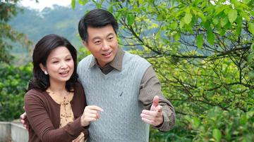 微笑面对-2011年周晓鹏执导电视剧