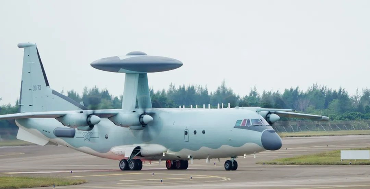 希少品】空警-500（KJ-500）中国人民解放軍 空軍 警戒機 1/100 希少