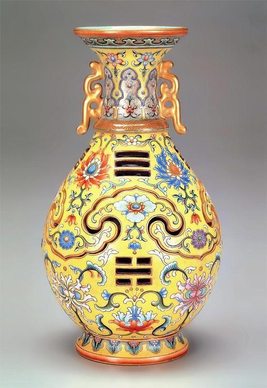 清乾隆黄釉粉彩八卦如意转心套瓶清嘉庆描金万福连连红地罐- 抖音百科