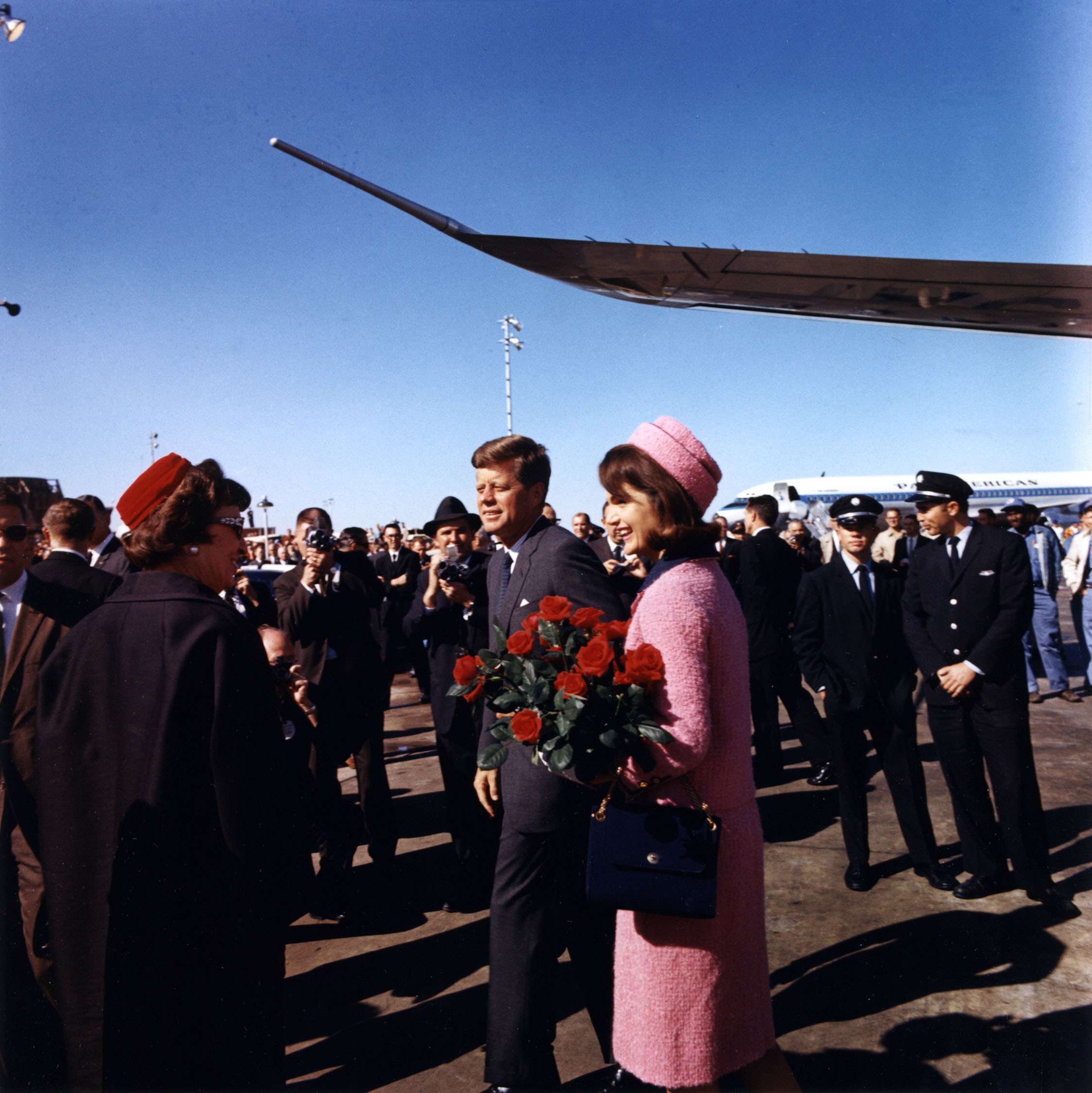 杰奎琳·李·鲍维尔·肯尼迪·奥纳西斯- 抖音百科, image size:2250x2251