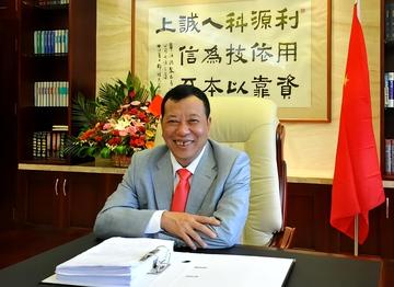 黄泽兰-崇义章源钨业股份公司董事长
