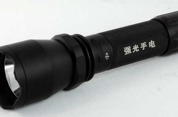 强光手电-以发光二极管为光源的照明工具