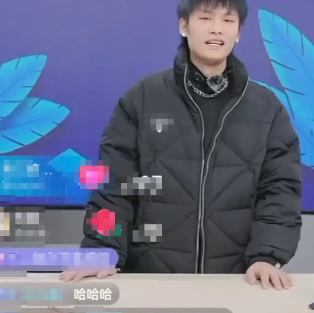 “疯狂小杨哥”回应爸爸不雅视频错发业主群：非本人发的，已报警截图