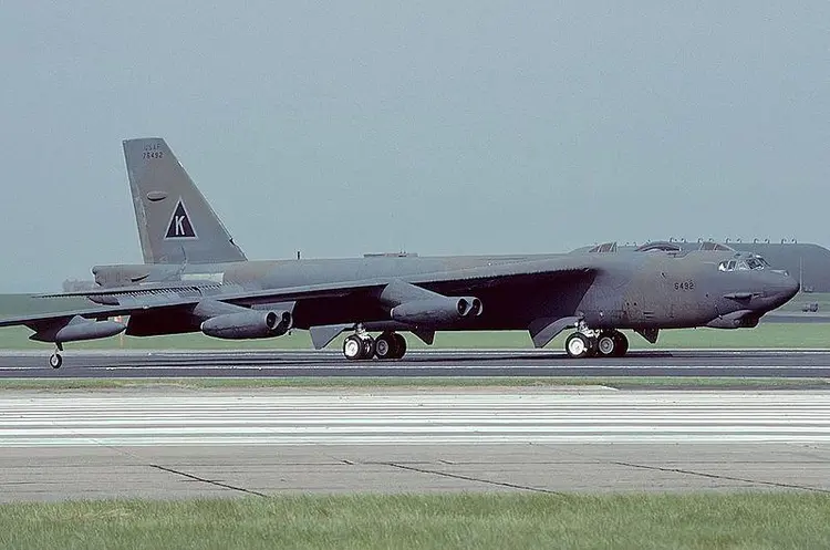 B-52轰炸机