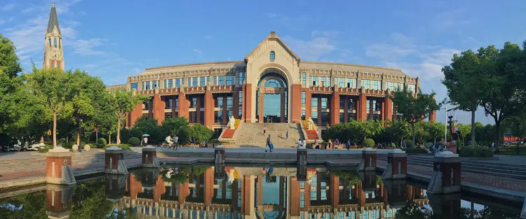 华东政法大学