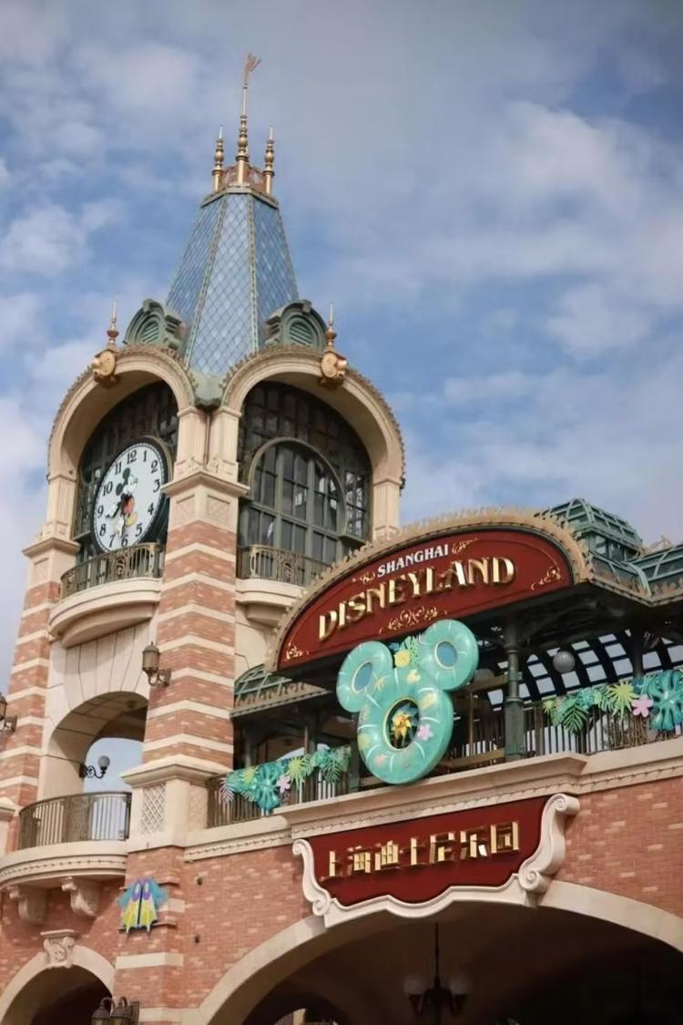 不只是简单的幕后纪录：纪录片《流浪地球2：再次冒险》主创对谈– 机核兴趣频道– Podcast – Podtail, image size:750x1125