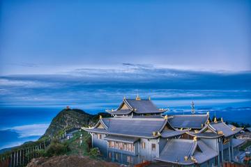 峨眉山-中国四川省乐山市的佛教名山