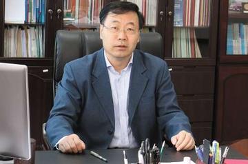 李宏男