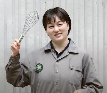 李蓉-熊猫饲养员