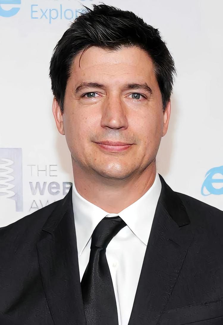 西岸首日！好天气带来的好卖气- 凤凰艺术, image size:750x1091