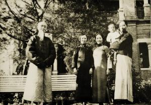 左一：赵凤昌，右一：杨杏佛