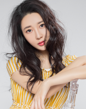 石小琳-中国内地女歌手、词作者