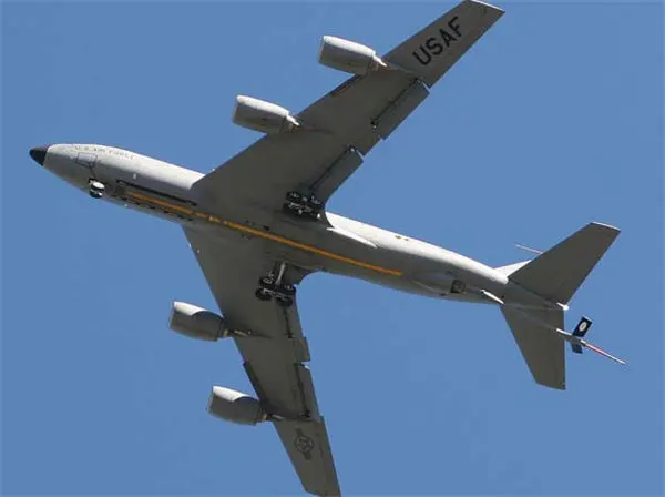 KC-135空中加油机