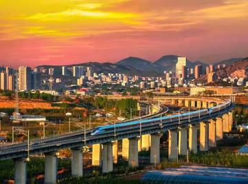 京沪高速铁路-中国一条连接北京市与上海市的高速铁路