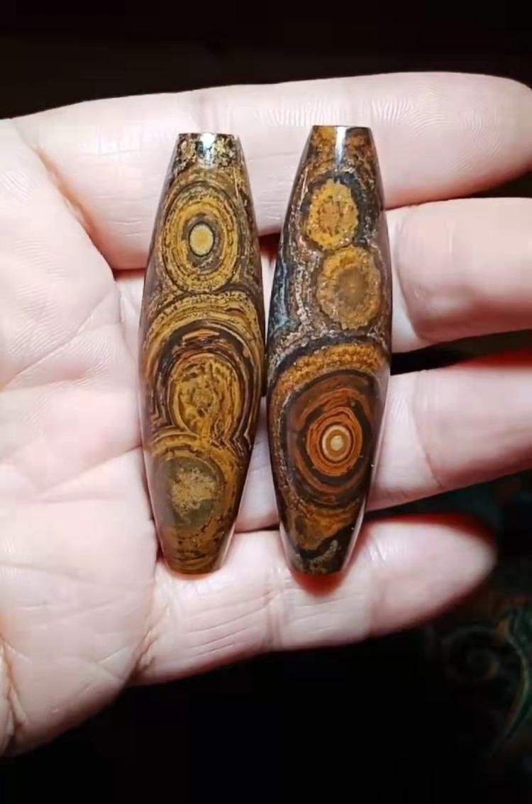 一龍眼蒙天珠 & 三龍眼天珠 縦72.2㍉ 蒙天珠 天珠 自然に作られた老天珠