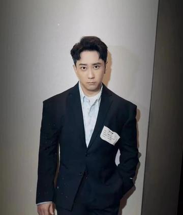 王自健