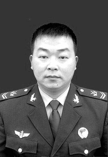 李道洲-原空降兵直升机团场站汽车连七班班长