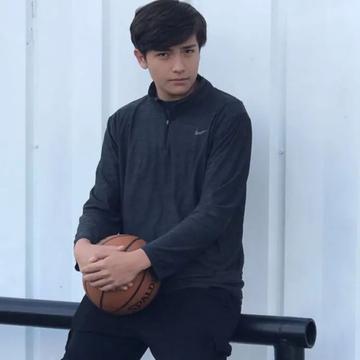 巴恩泽-前中国篮球运动员巴特尔之子