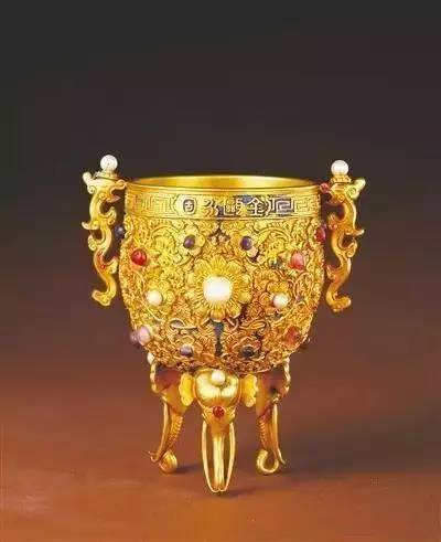 镇馆之宝乾隆款“金瓯永固杯”