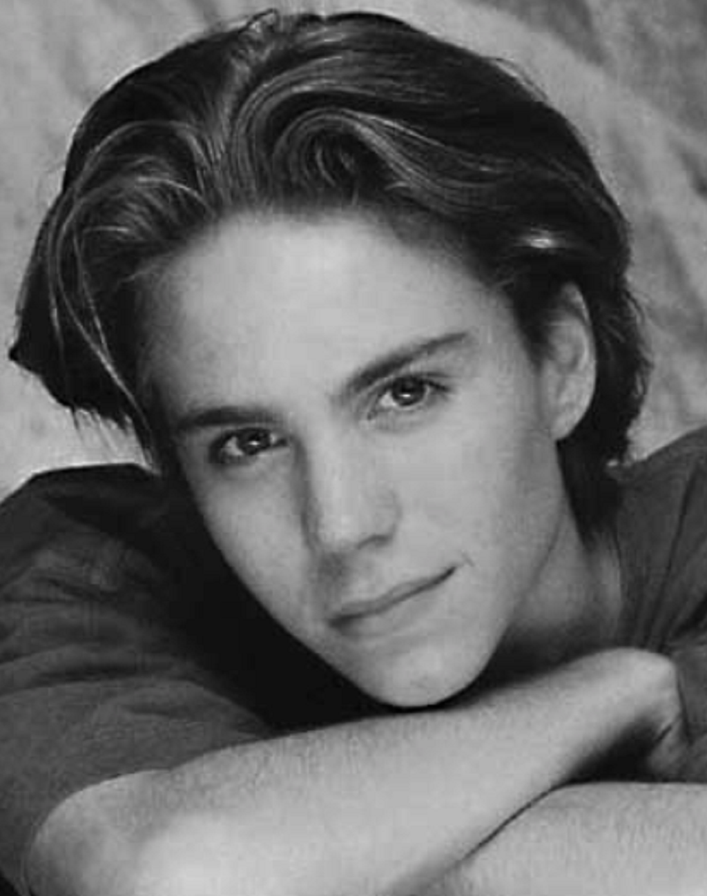 乔纳森·布兰戴斯- 抖音百科, image size:1024x1298