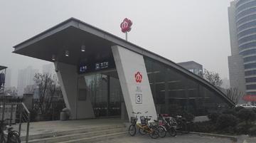 龙江站-中国江苏省南京市境内地铁车站