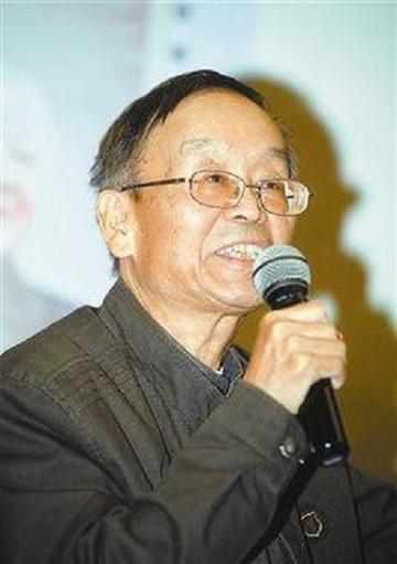 龙彼德-中国诗人、评论家、作家