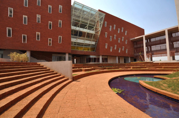 IMI瑞士国际酒店管理大学-位于瑞士德语区琉森州的大学