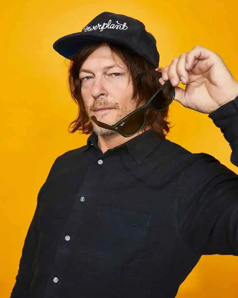 最佳服装：粗犷和战时风格的服装保证赢得最佳着装！, image size:800x1000