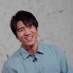 成宫仁的个人资料和演艺经历 - 抖音