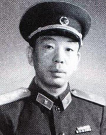 李静-中国大百科全书军事卷编审室原副主任