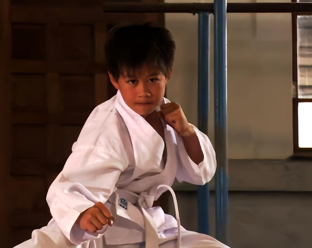 尹小骏- 抖音百科