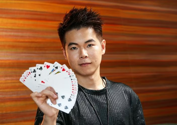 简纶廷-魔术表演师