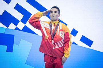 邓书弟-中国男子体操队运动员