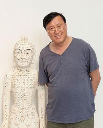 关伟-艺术家
