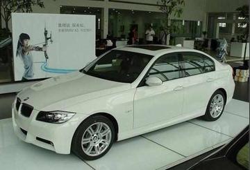 宝马325i-宝马生产的三厢车型