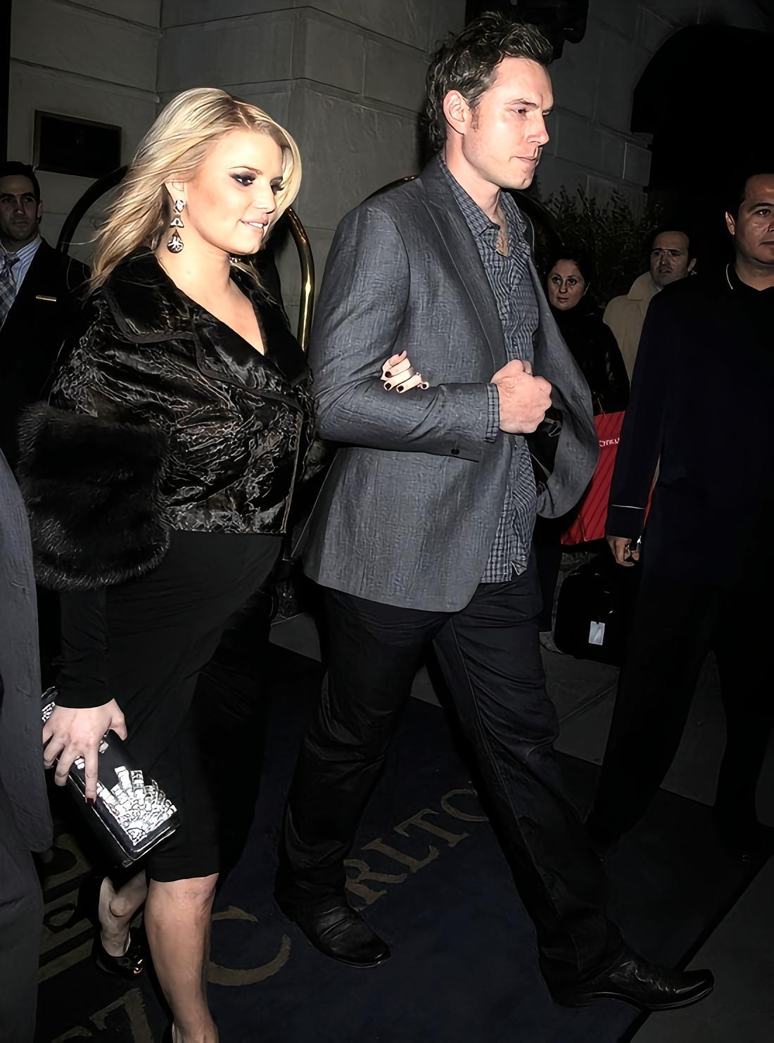 杰西卡·辛普森- 抖音百科, image size:1100x1482