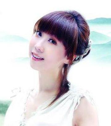 明玥-中国女歌手，代表作《美丽传奇》