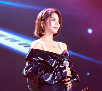 爱呀-金玟岐演唱歌曲