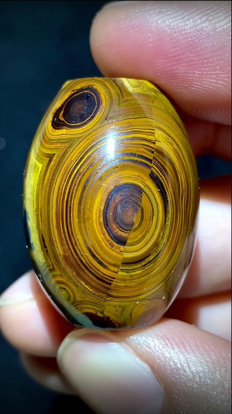 一龍眼蒙天珠 & 三龍眼天珠 縦72.2㍉ 蒙天珠 天珠 自然に作られた老天珠