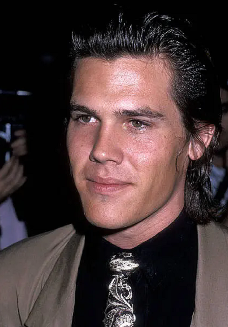 乔什·布洛林- 抖音百科, image size:750x1076