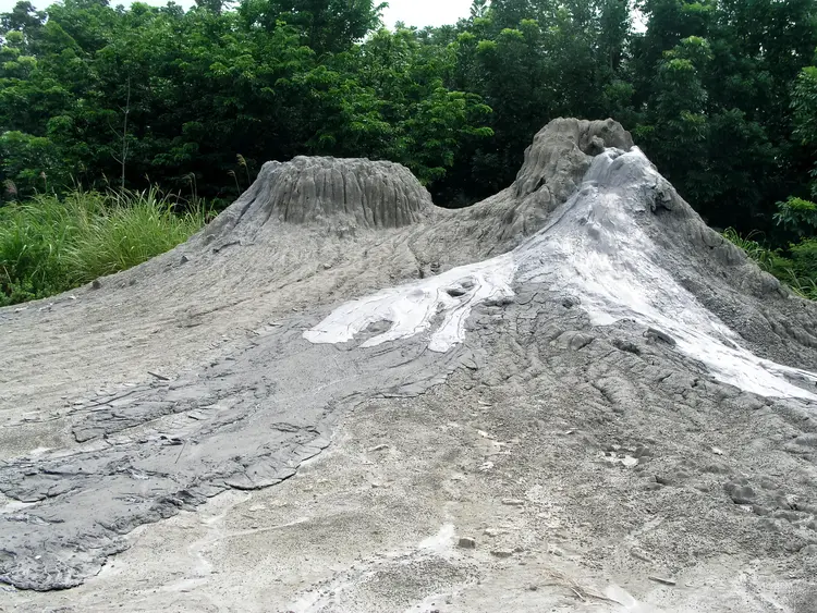 泥火山