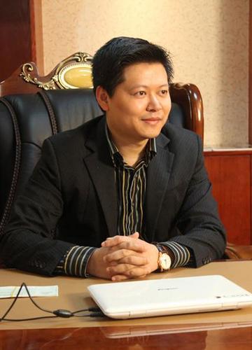 季鹤群-东亚控股有限公司董事局主席