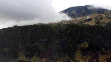 玛丽皇后峰-特里斯坦达库尼亚群岛的火山