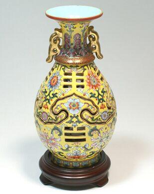 清乾隆黄釉粉彩八卦如意转心套瓶清嘉庆描金万福连连红地罐- 抖音百科