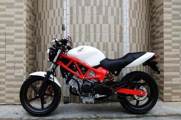 VTR250-高性能运动街车